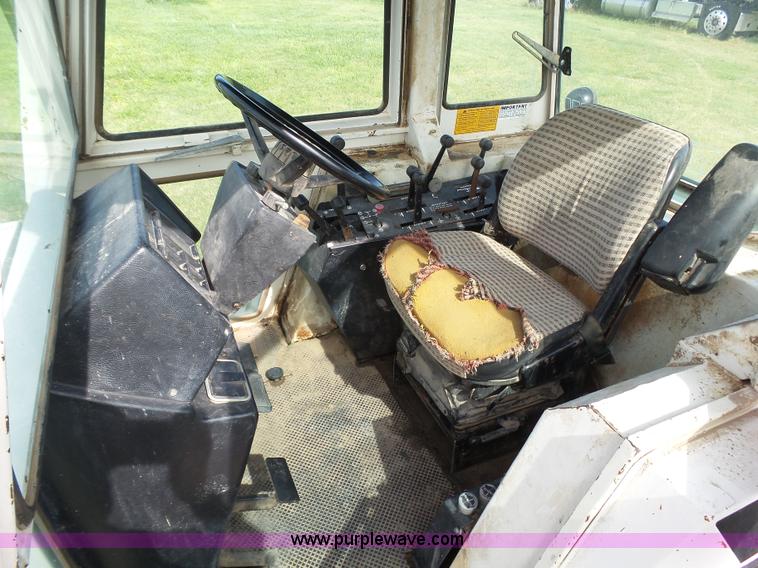 image for item J6059 1980 Case 2390 tractor