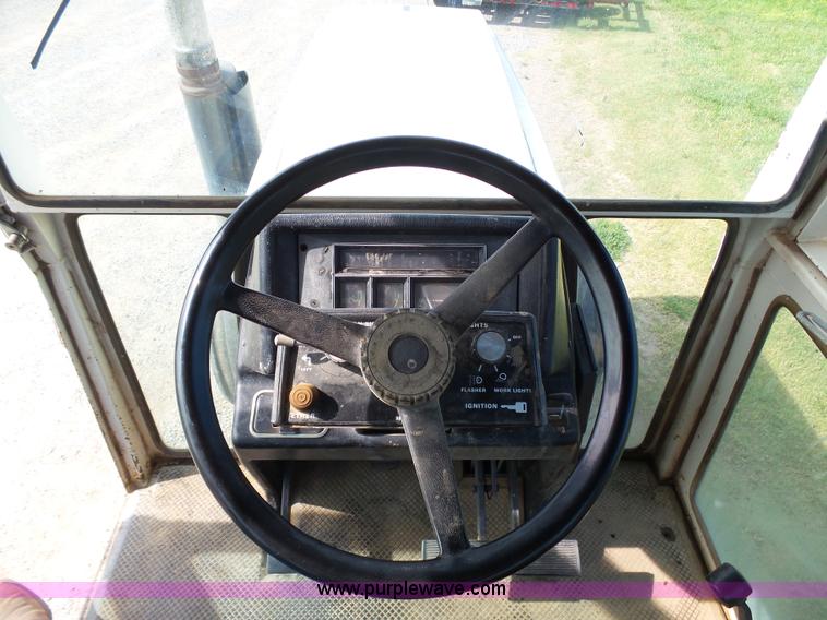 image for item J6059 1980 Case 2390 tractor