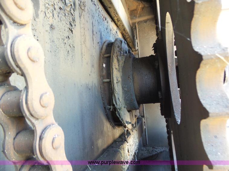 image for item J6080 1995 International feed truck