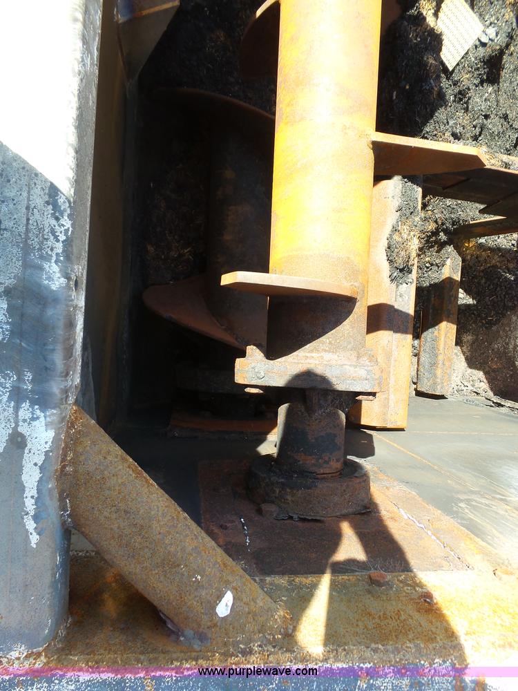 image for item J6080 1995 International feed truck