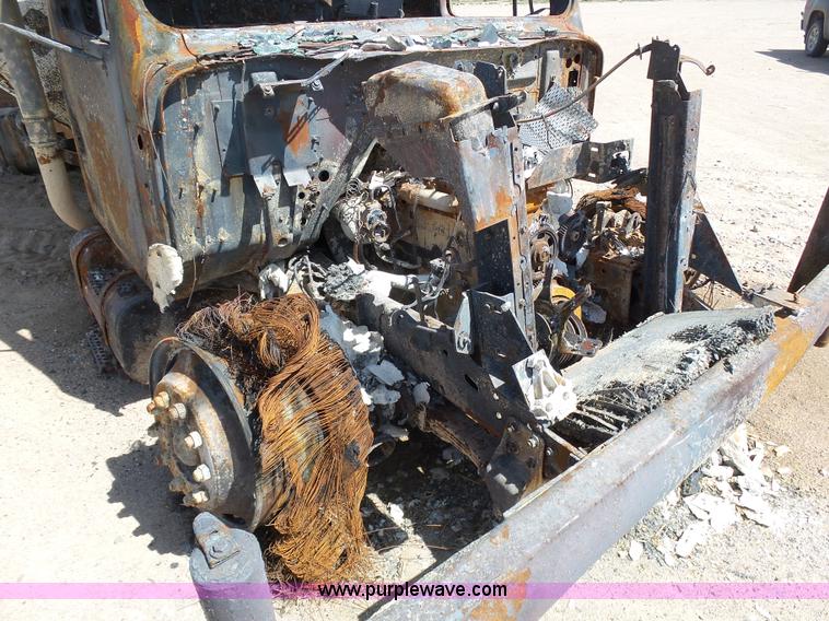 image for item J6080 1995 International feed truck