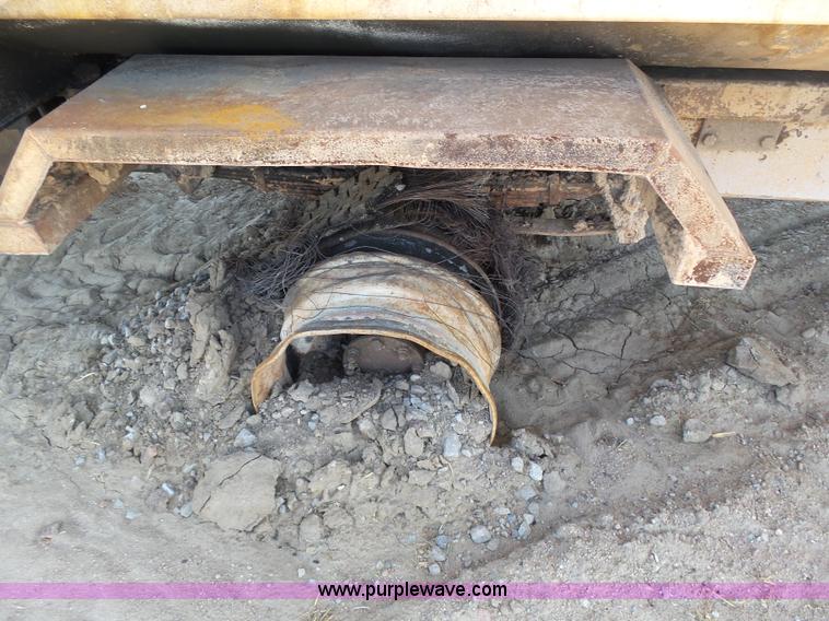 image for item J6080 1995 International feed truck