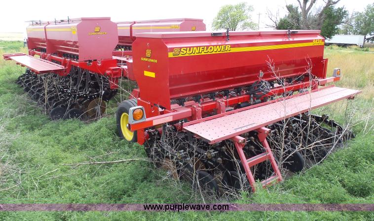 image for item J6081 2008 Sunflower 9434-40 no-till grain drill