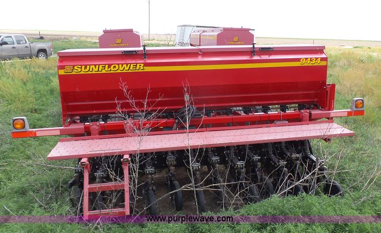 image for item J6081 2008 Sunflower 9434-40 no-till grain drill