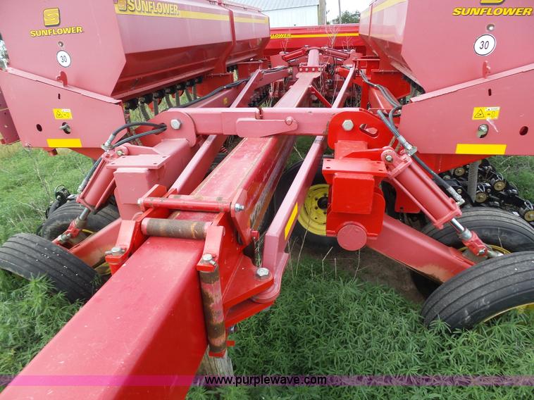 image for item J6081 2008 Sunflower 9434-40 no-till grain drill