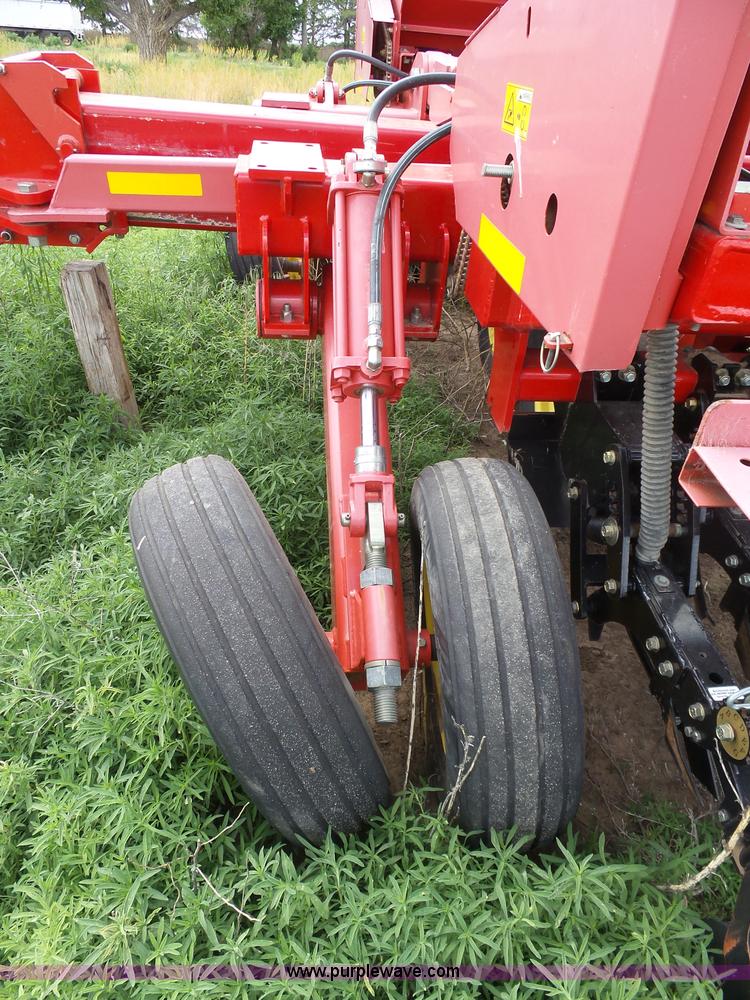 image for item J6081 2008 Sunflower 9434-40 no-till grain drill