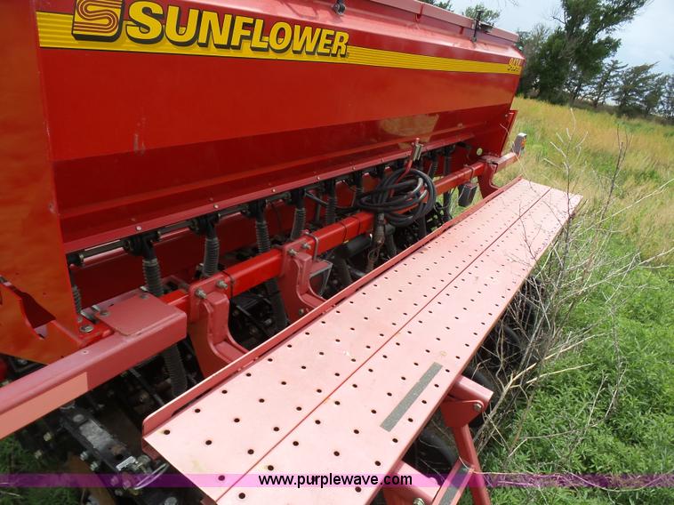 image for item J6081 2008 Sunflower 9434-40 no-till grain drill