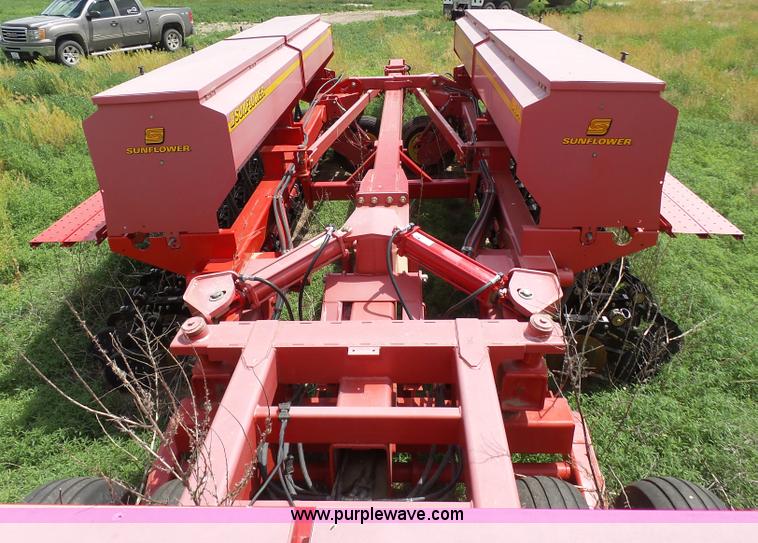 image for item J6081 2008 Sunflower 9434-40 no-till grain drill