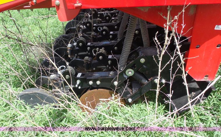 image for item J6081 2008 Sunflower 9434-40 no-till grain drill