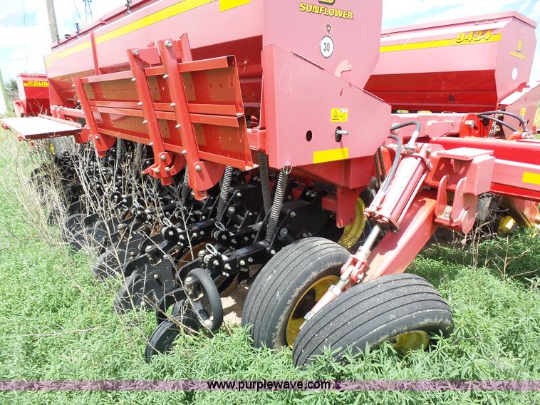image for item J6081 2008 Sunflower 9434-40 no-till grain drill