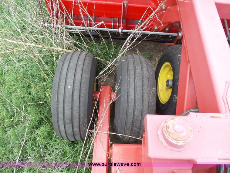 image for item J6081 2008 Sunflower 9434-40 no-till grain drill