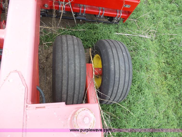 image for item J6081 2008 Sunflower 9434-40 no-till grain drill