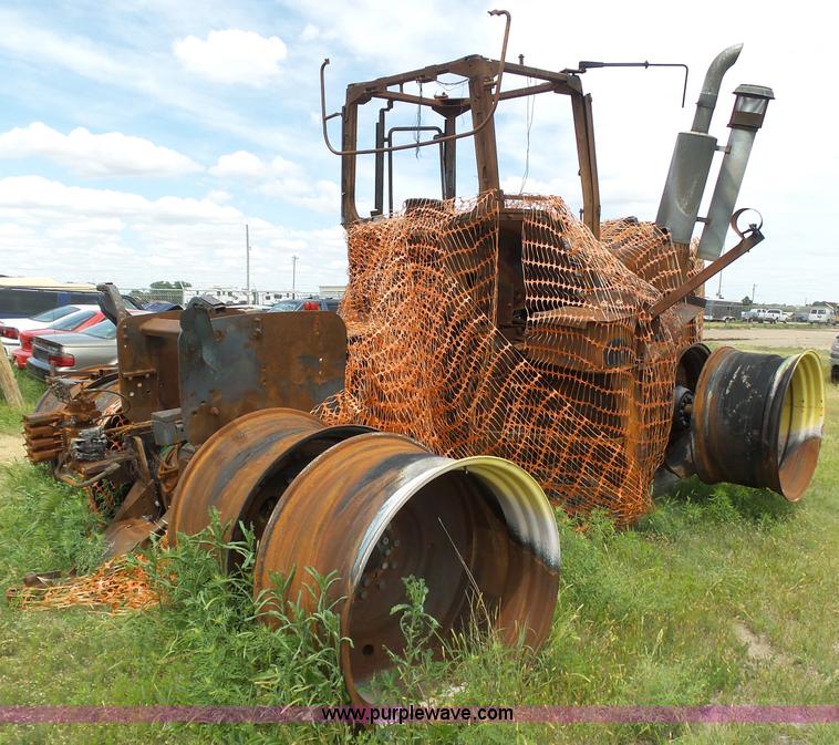 image for item J6095 2011 John Deere 9430 4WD tractor