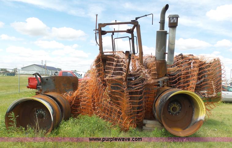 image for item J6095 2011 John Deere 9430 4WD tractor