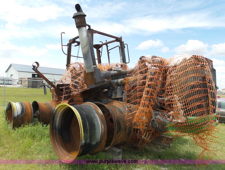 image for item J6095 2011 John Deere 9430 4WD tractor