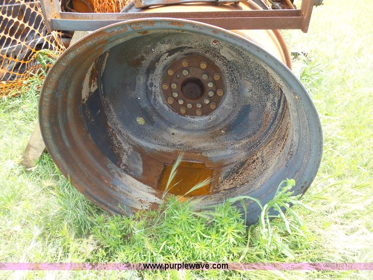 image for item J6095 2011 John Deere 9430 4WD tractor