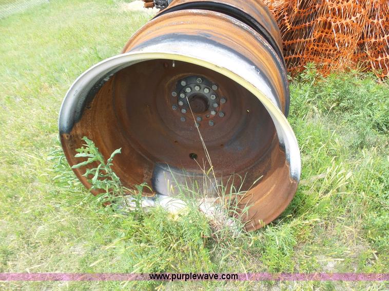 image for item J6095 2011 John Deere 9430 4WD tractor