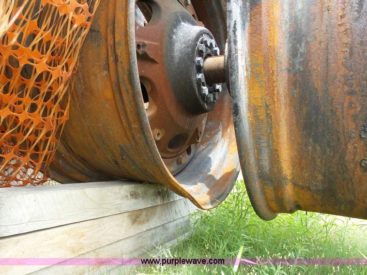 image for item J6095 2011 John Deere 9430 4WD tractor