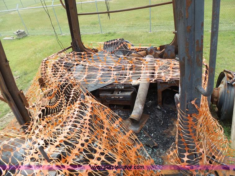 image for item J6095 2011 John Deere 9430 4WD tractor