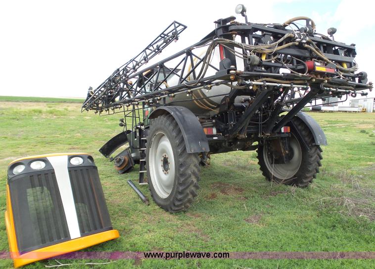 image for item J6117 Redball 7830 self-propelled sprayer