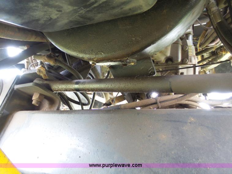 image for item J6117 Redball 7830 self-propelled sprayer