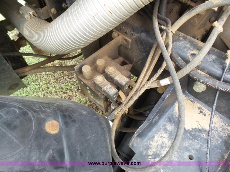 image for item J6117 Redball 7830 self-propelled sprayer