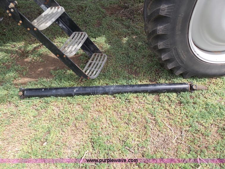 image for item J6117 Redball 7830 self-propelled sprayer