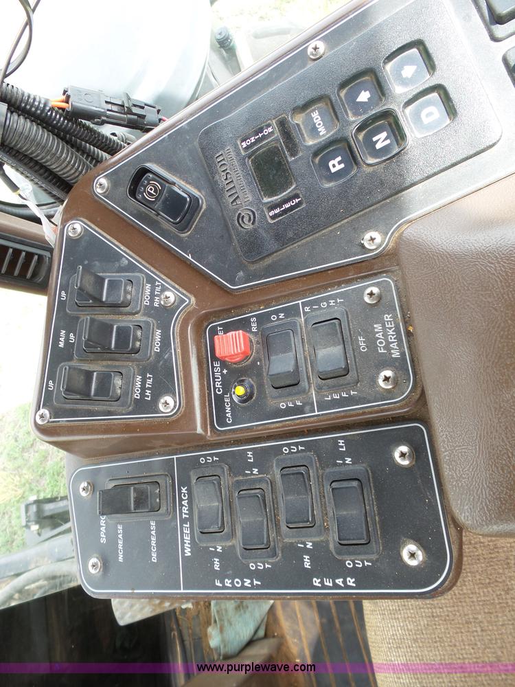 image for item J6117 Redball 7830 self-propelled sprayer