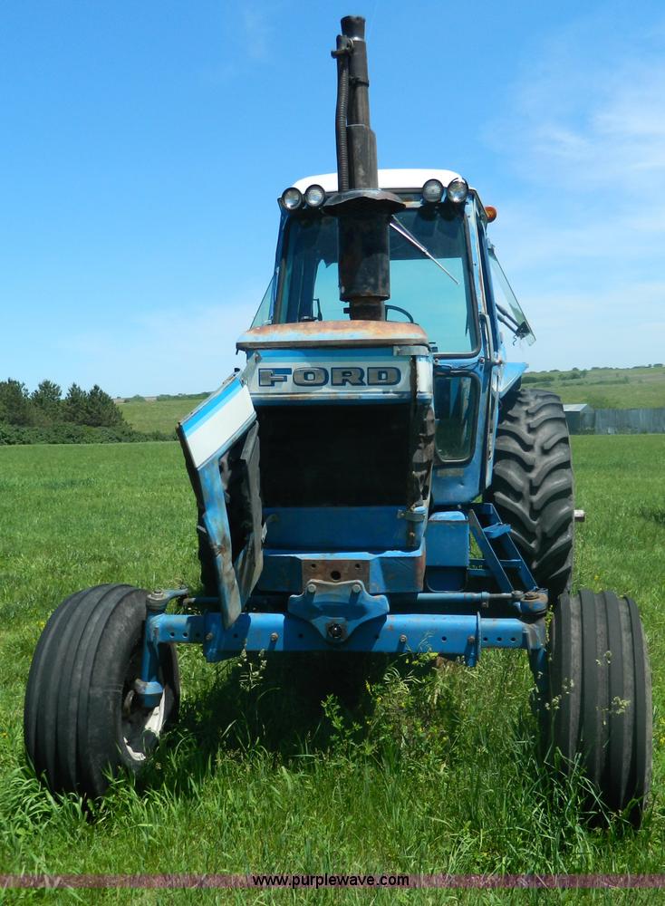 image for item J8902 1980 Ford TW20 tractor