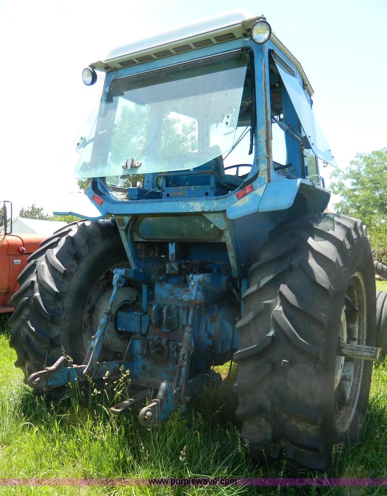 image for item J8902 1980 Ford TW20 tractor