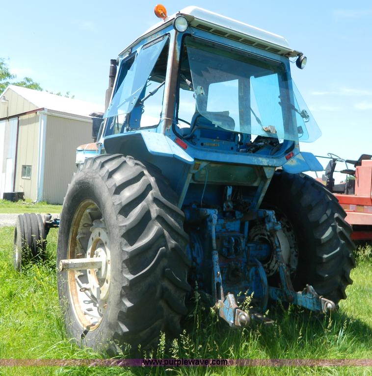 image for item J8902 1980 Ford TW20 tractor