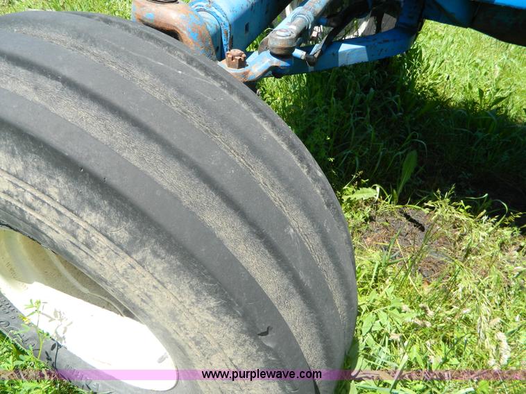 image for item J8902 1980 Ford TW20 tractor