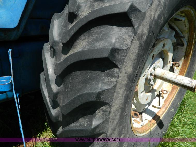 image for item J8902 1980 Ford TW20 tractor