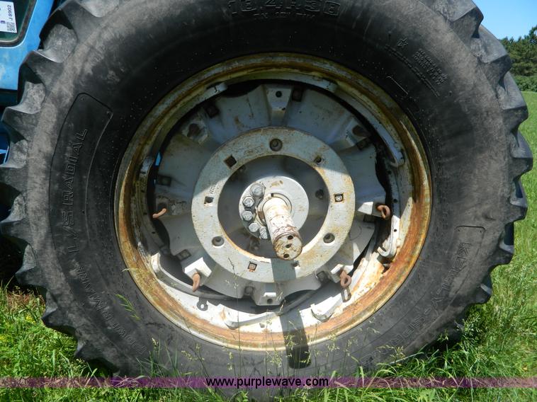 image for item J8902 1980 Ford TW20 tractor