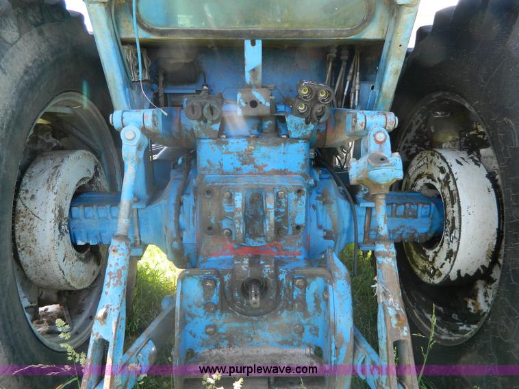 image for item J8902 1980 Ford TW20 tractor