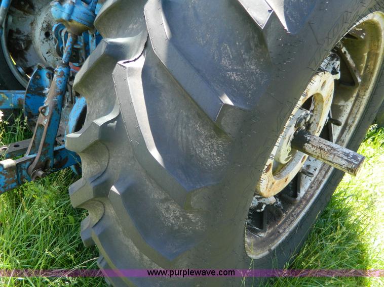 image for item J8902 1980 Ford TW20 tractor