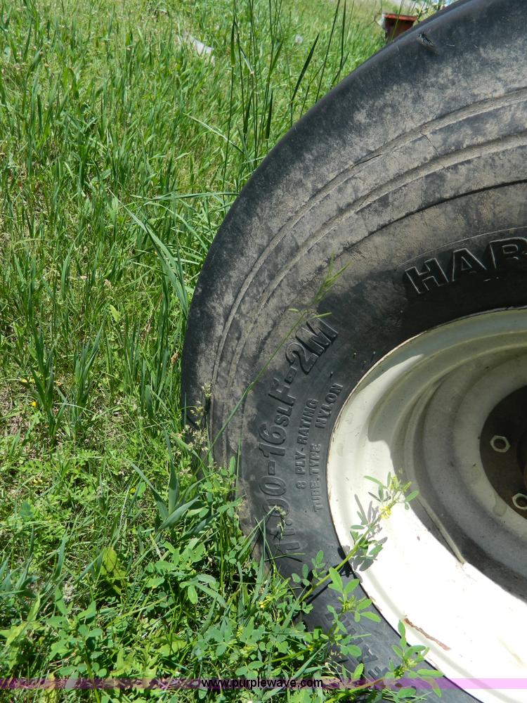 image for item J8902 1980 Ford TW20 tractor