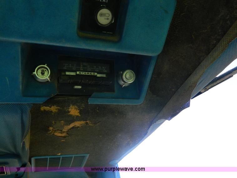 image for item J8902 1980 Ford TW20 tractor