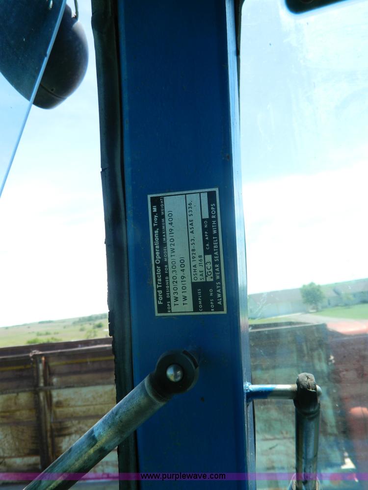 image for item J8902 1980 Ford TW20 tractor
