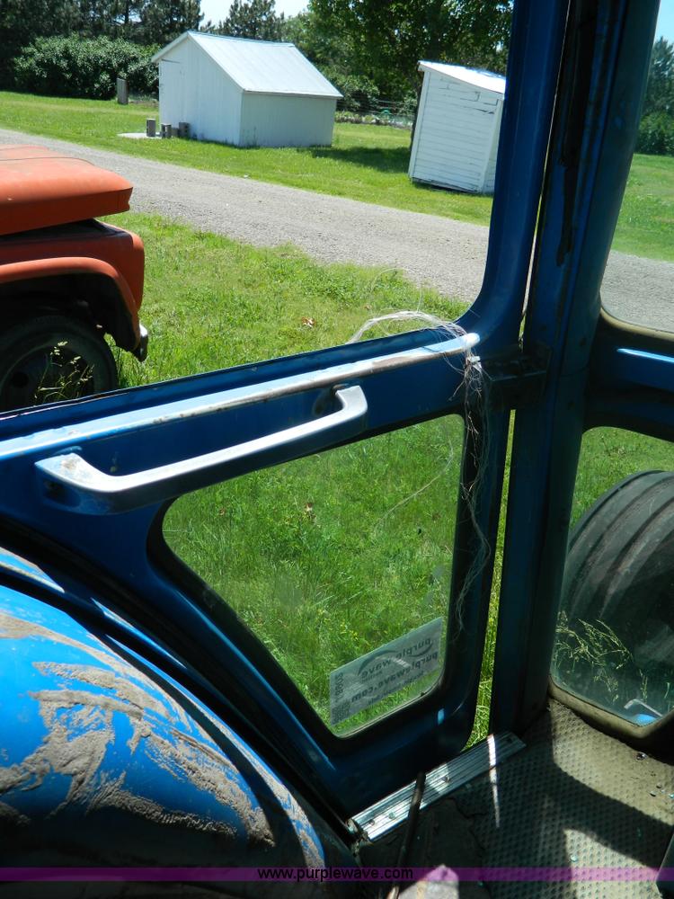 image for item J8902 1980 Ford TW20 tractor