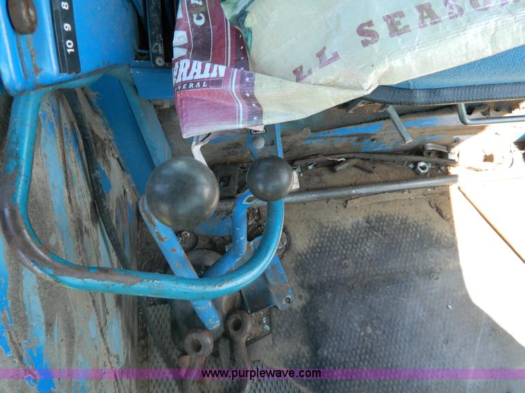 image for item J8902 1980 Ford TW20 tractor