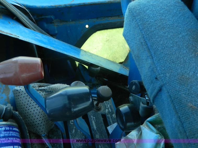 image for item J8902 1980 Ford TW20 tractor