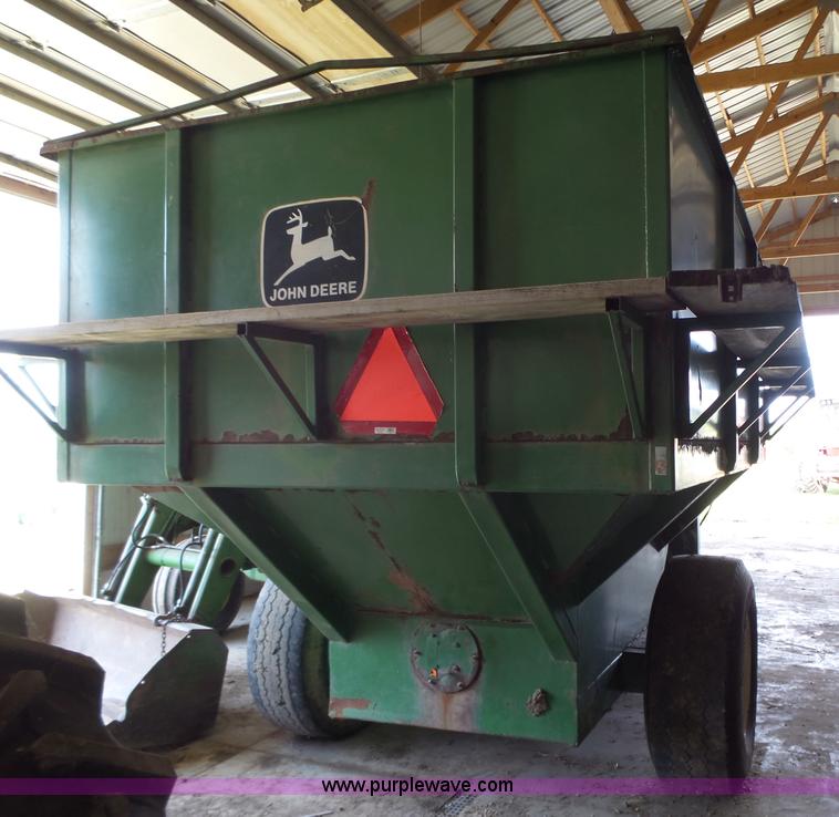 image for item K2214 John Deere 400 grain cart