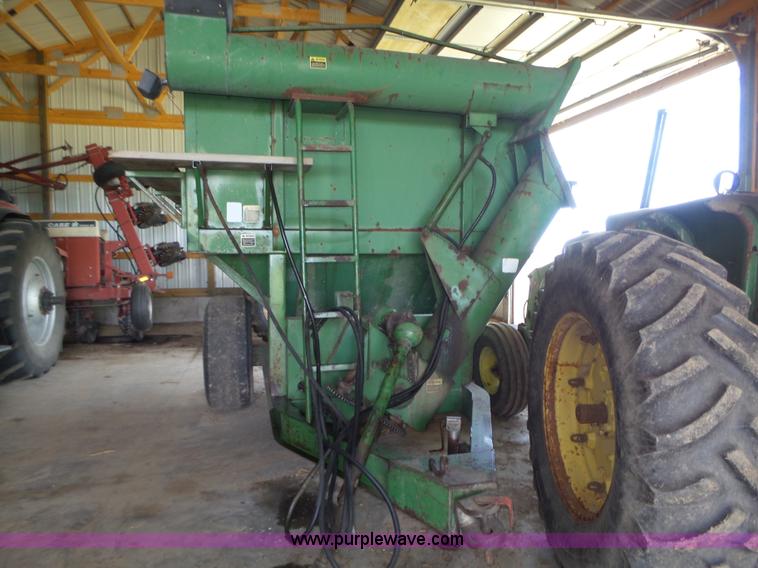 image for item K2214 John Deere 400 grain cart