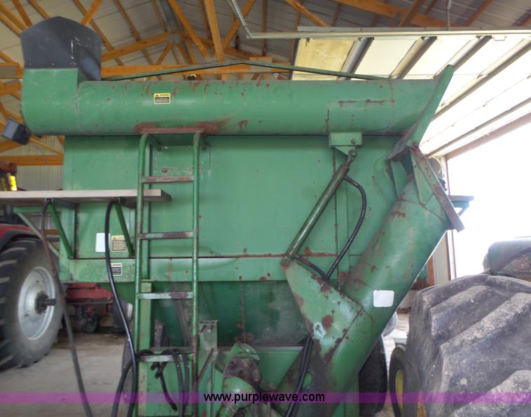 image for item K2214 John Deere 400 grain cart