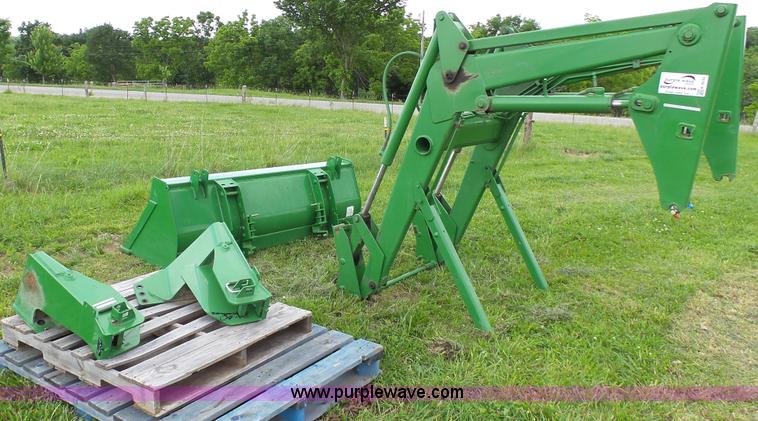 image for item K4039 John Deere 640 loader