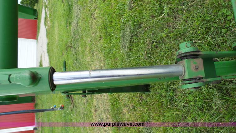 image for item K4039 John Deere 640 loader