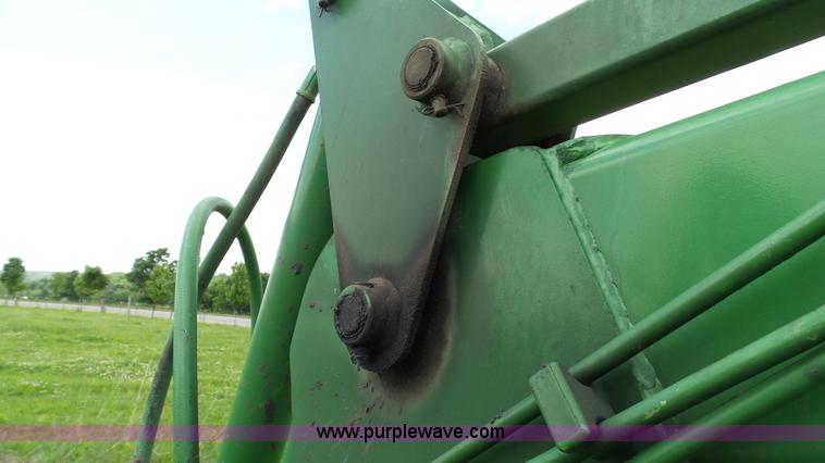 image for item K4039 John Deere 640 loader