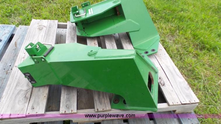image for item K4039 John Deere 640 loader