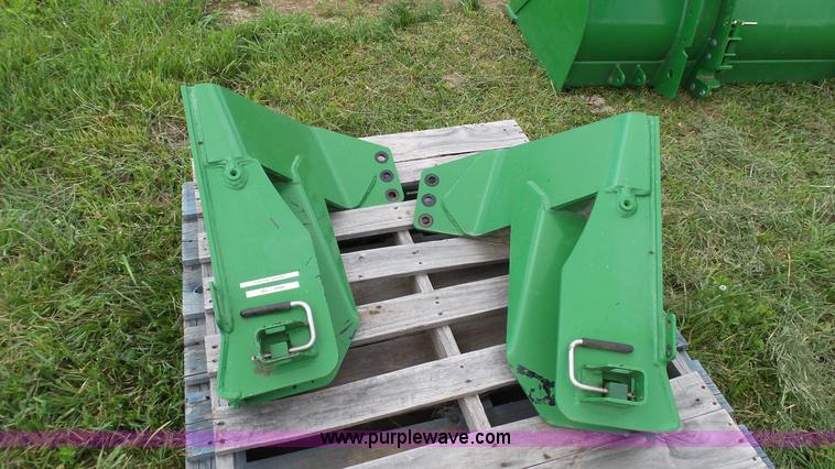 image for item K4039 John Deere 640 loader